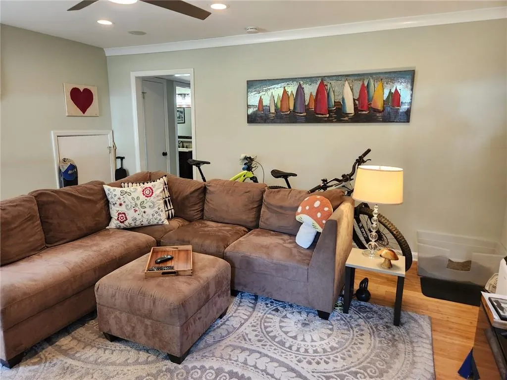 1105 Riverbend Club Drive Se, Atlanta, Georgia 30339, 2 Bedrooms Bedrooms, ,2 BathroomsBathrooms,Residential,For Sale,1105 Riverbend Club Drive Se,7650758