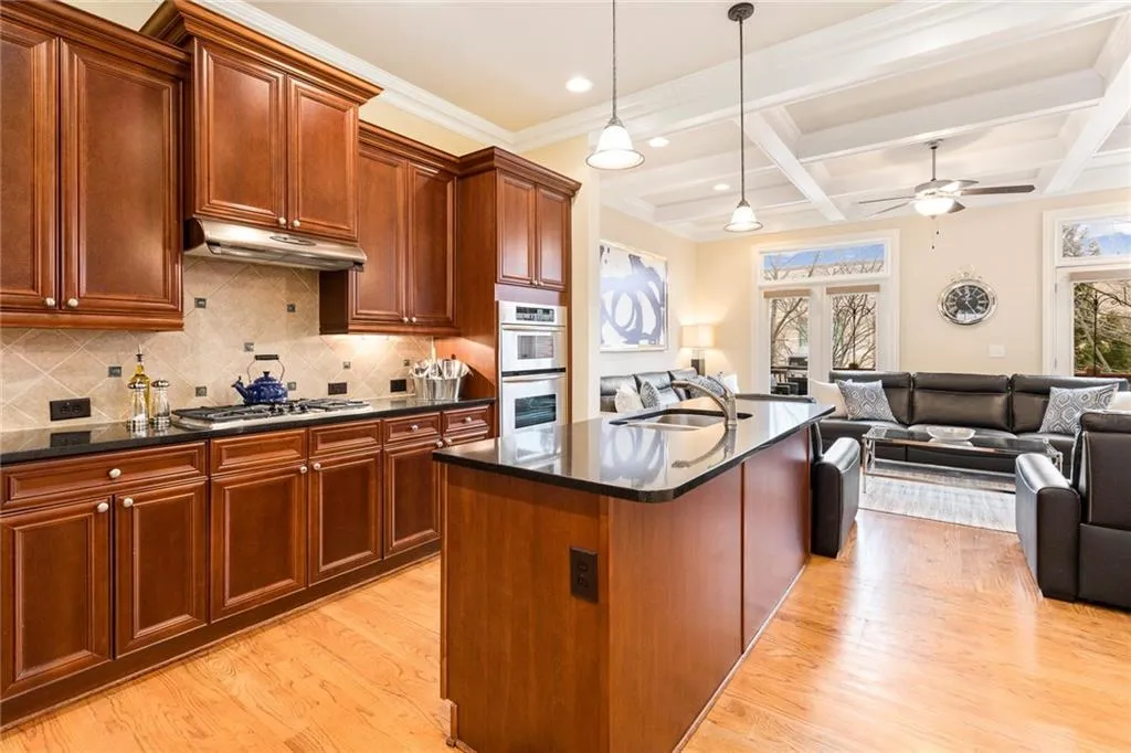 131 Alderwood Hill, Atlanta, Georgia 30328, 4 Bedrooms Bedrooms, ,4 BathroomsBathrooms,Residential,Sold,131 Alderwood Hill,6128961