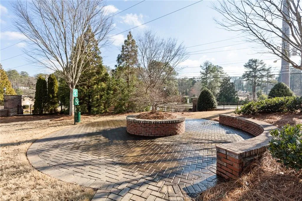 131 Alderwood Hill, Atlanta, Georgia 30328, 4 Bedrooms Bedrooms, ,4 BathroomsBathrooms,Residential,Sold,131 Alderwood Hill,6128961