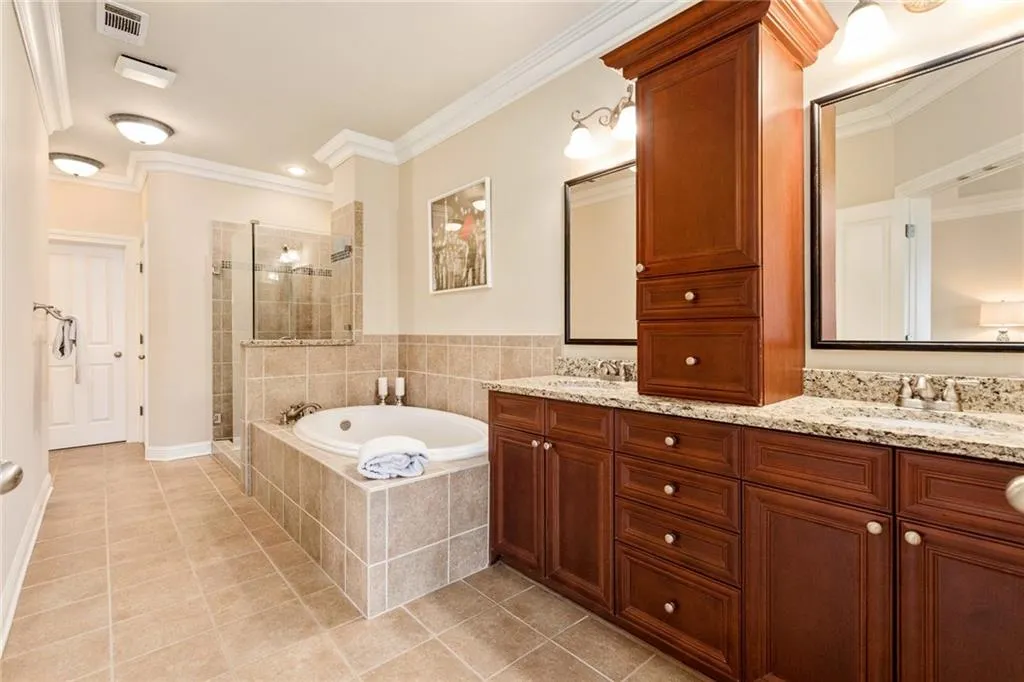 131 Alderwood Hill, Atlanta, Georgia 30328, 4 Bedrooms Bedrooms, ,4 BathroomsBathrooms,Residential,Sold,131 Alderwood Hill,6128961