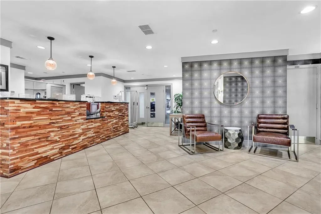 1101 Juniper Street Ne Unit 521, Atlanta, Georgia 30309, 2 Bedrooms Bedrooms, ,2 BathroomsBathrooms,Residential,For Sale,1101 Juniper Street Ne Unit 521,7617742