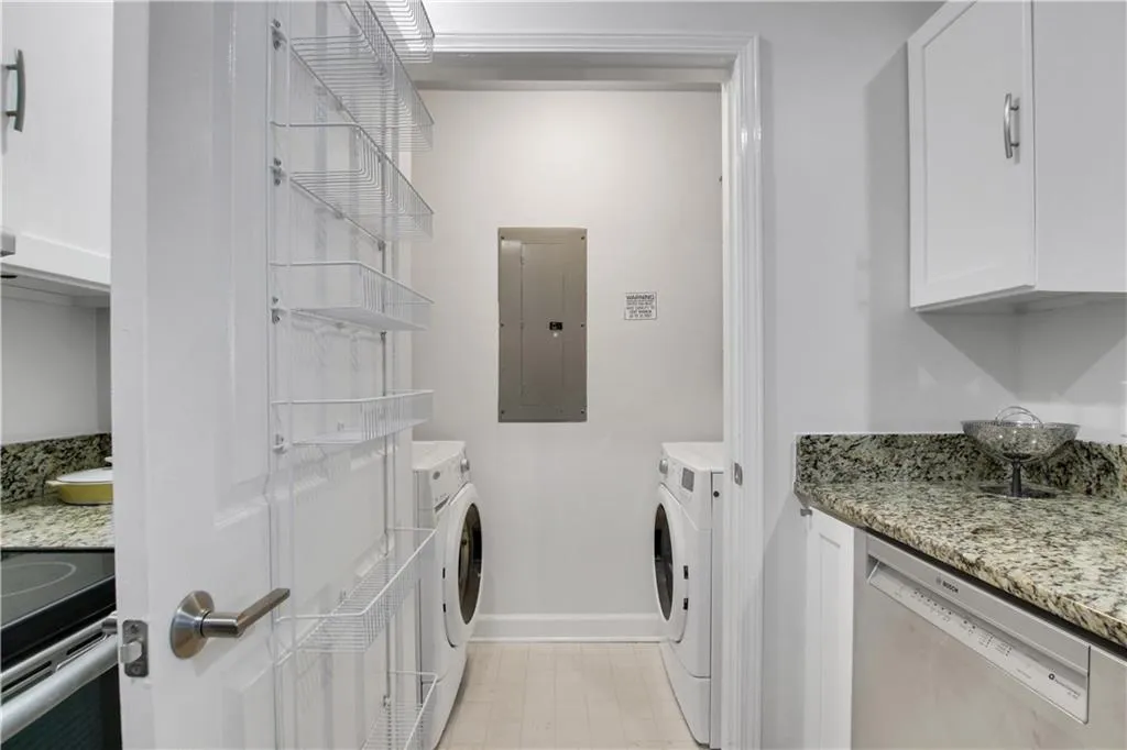 1101 Juniper Street Ne Unit 521, Atlanta, Georgia 30309, 2 Bedrooms Bedrooms, ,2 BathroomsBathrooms,Residential,For Sale,1101 Juniper Street Ne Unit 521,7617742