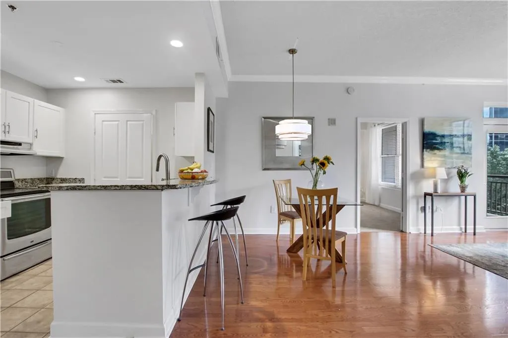 1101 Juniper Street Ne Unit 521, Atlanta, Georgia 30309, 2 Bedrooms Bedrooms, ,2 BathroomsBathrooms,Residential,For Sale,1101 Juniper Street Ne Unit 521,7617742