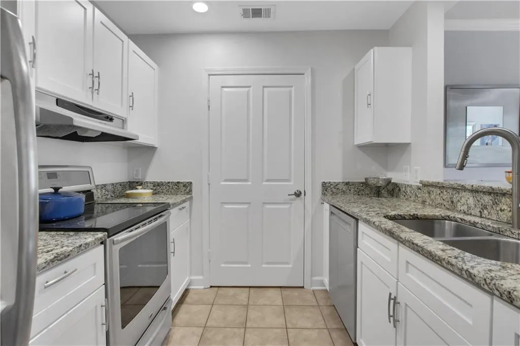 1101 Juniper Street Ne Unit 521, Atlanta, Georgia 30309, 2 Bedrooms Bedrooms, ,2 BathroomsBathrooms,Residential,For Sale,1101 Juniper Street Ne Unit 521,7617742