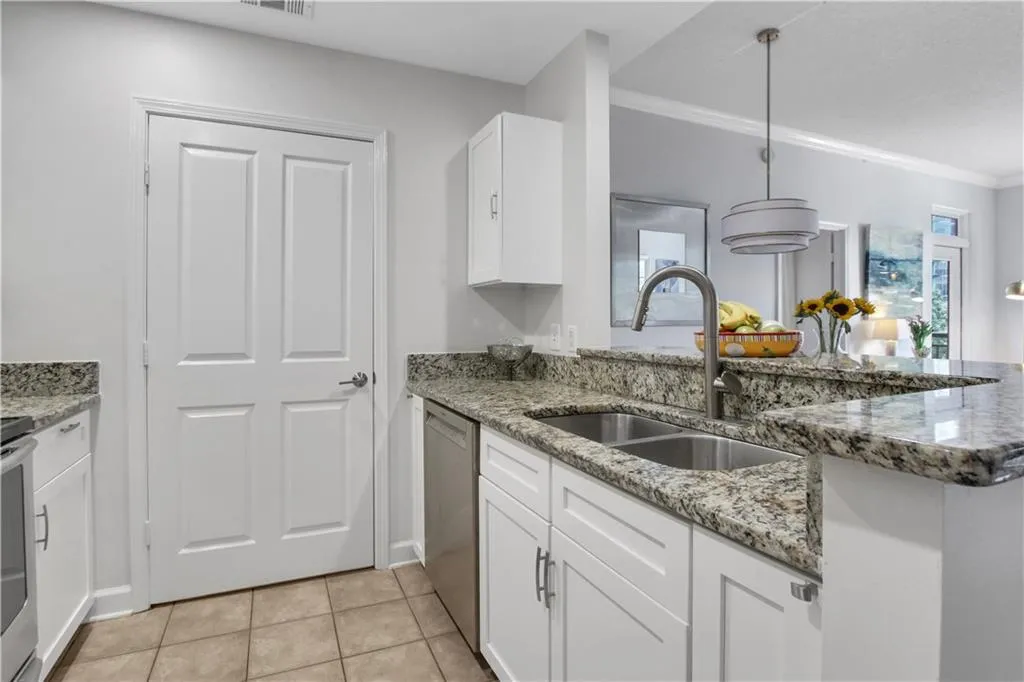 1101 Juniper Street Ne Unit 521, Atlanta, Georgia 30309, 2 Bedrooms Bedrooms, ,2 BathroomsBathrooms,Residential,For Sale,1101 Juniper Street Ne Unit 521,7617742