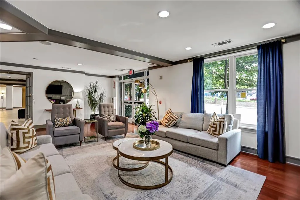 1101 Juniper Street Ne Unit 521, Atlanta, Georgia 30309, 2 Bedrooms Bedrooms, ,2 BathroomsBathrooms,Residential,For Sale,1101 Juniper Street Ne Unit 521,7617742