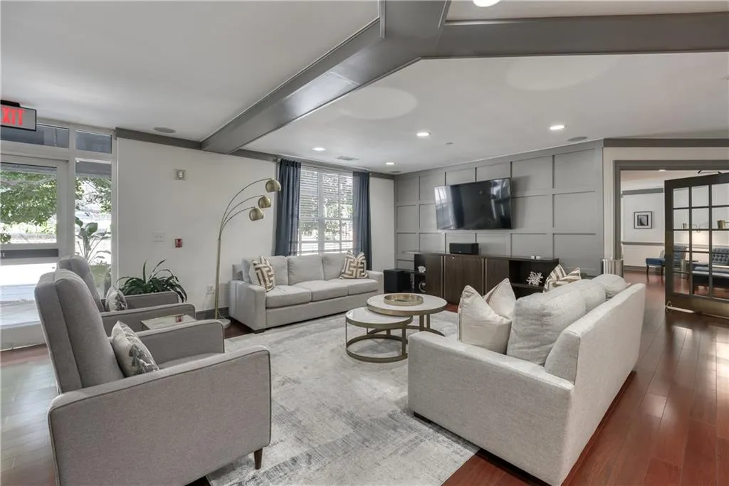 1101 Juniper Street Ne Unit 521, Atlanta, Georgia 30309, 2 Bedrooms Bedrooms, ,2 BathroomsBathrooms,Residential,For Sale,1101 Juniper Street Ne Unit 521,7617742