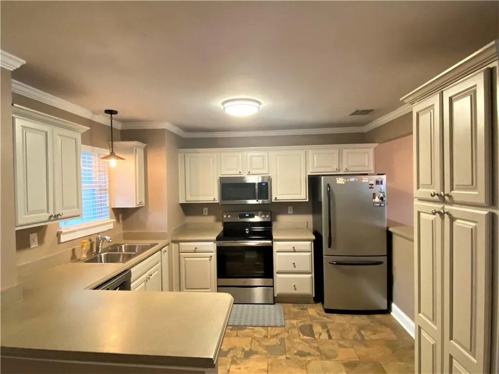 1601 Masons Creek Circle, Atlanta, Georgia 30350, 3 Bedrooms Bedrooms, ,2 BathroomsBathrooms,Residential,Sold,1601 Masons Creek Circle,6864651