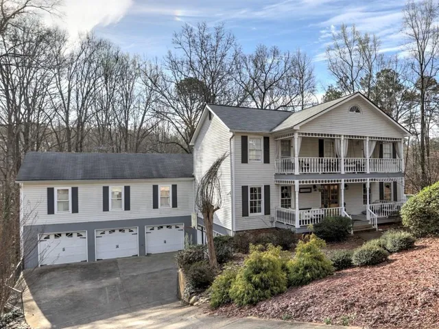 Two-story stunning East Cobb Home - the apartment is featured above the 3 car garage - tenant has access to all 3 garage bays!