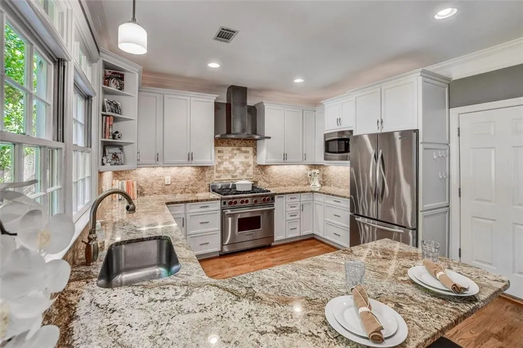 4580 Windsor Park Place, Atlanta, Georgia 30342, 3 Bedrooms Bedrooms, ,2 BathroomsBathrooms,Residential,Sold,4580 Windsor Park Place,7524163