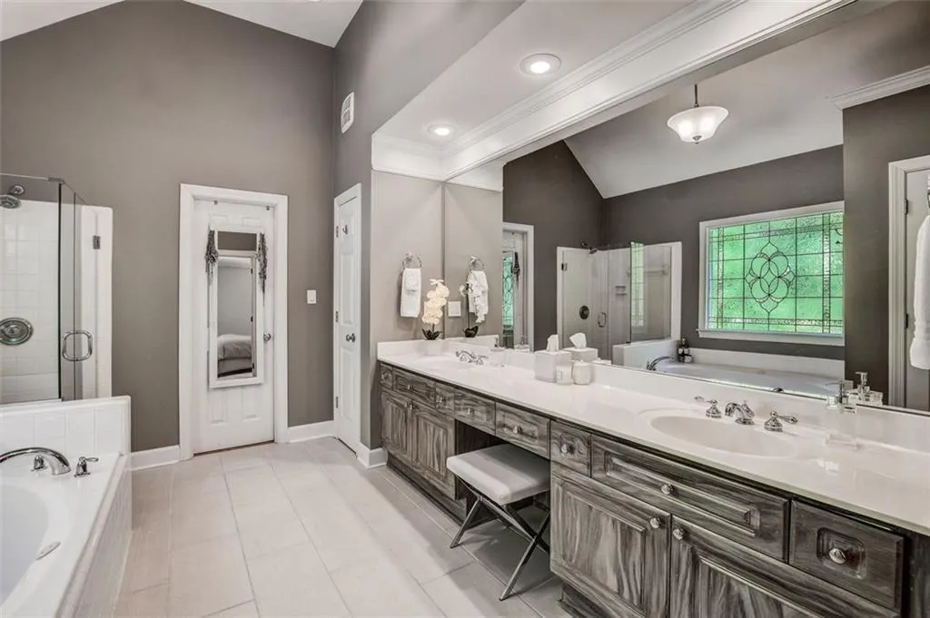 4580 Windsor Park Place, Atlanta, Georgia 30342, 3 Bedrooms Bedrooms, ,2 BathroomsBathrooms,Residential,Sold,4580 Windsor Park Place,7524163