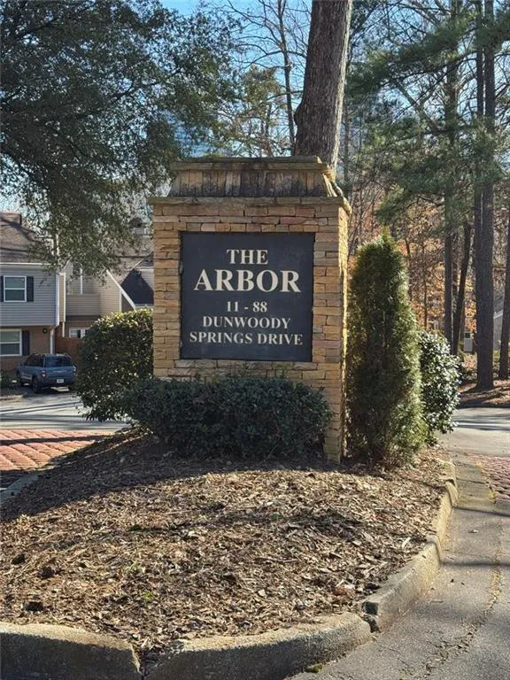 62 Dunwoody Springs Drive, Atlanta, Georgia 30328, 3 Bedrooms Bedrooms, ,2 BathroomsBathrooms,Residential,For Sale,62 Dunwoody Springs Drive,7716260