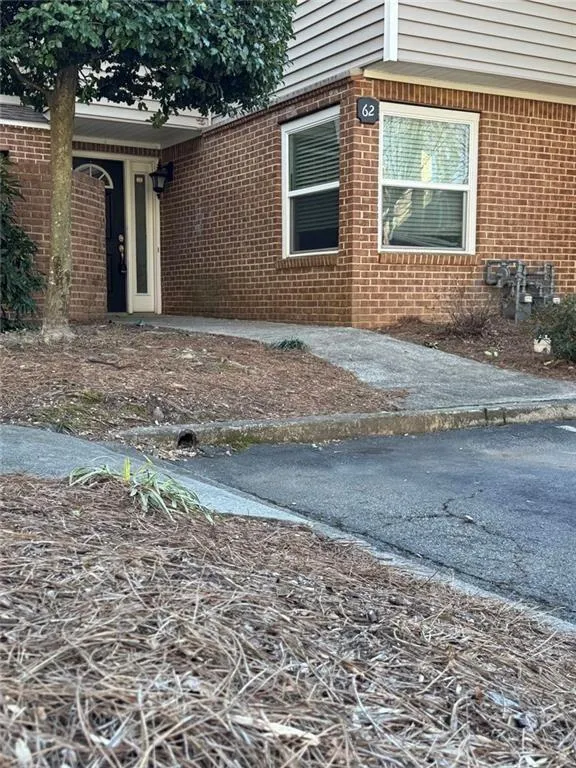 62 Dunwoody Springs Drive, Atlanta, Georgia 30328, 3 Bedrooms Bedrooms, ,2 BathroomsBathrooms,Residential,Sold,62 Dunwoody Springs Drive,7716260