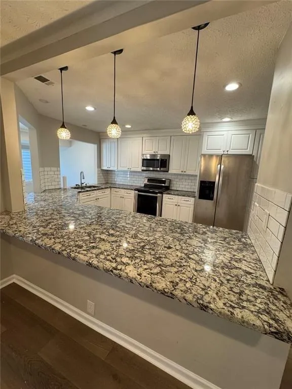 62 Dunwoody Springs Drive, Atlanta, Georgia 30328, 3 Bedrooms Bedrooms, ,2 BathroomsBathrooms,Residential,Sold,62 Dunwoody Springs Drive,7716260