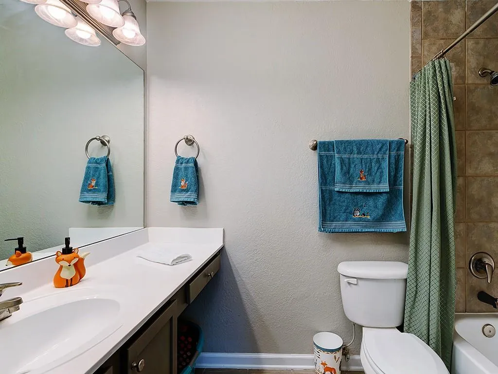 165 N River Drive Unit B, Sandy Springs, Georgia 30350, 2 Bedrooms Bedrooms, ,2 BathroomsBathrooms,Residential,Sold,165 N River Drive Unit B,6699994