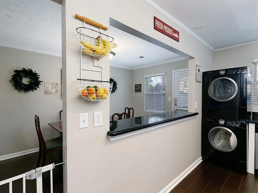 165 N River Drive Unit B, Sandy Springs, Georgia 30350, 2 Bedrooms Bedrooms, ,2 BathroomsBathrooms,Residential,Sold,165 N River Drive Unit B,6699994