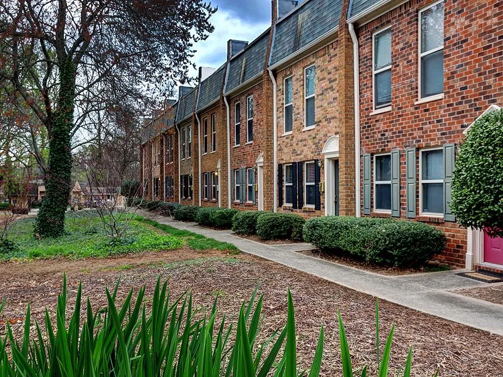 165 N River Drive Unit B, Sandy Springs, Georgia 30350, 2 Bedrooms Bedrooms, ,2 BathroomsBathrooms,Residential,Sold,165 N River Drive Unit B,6699994