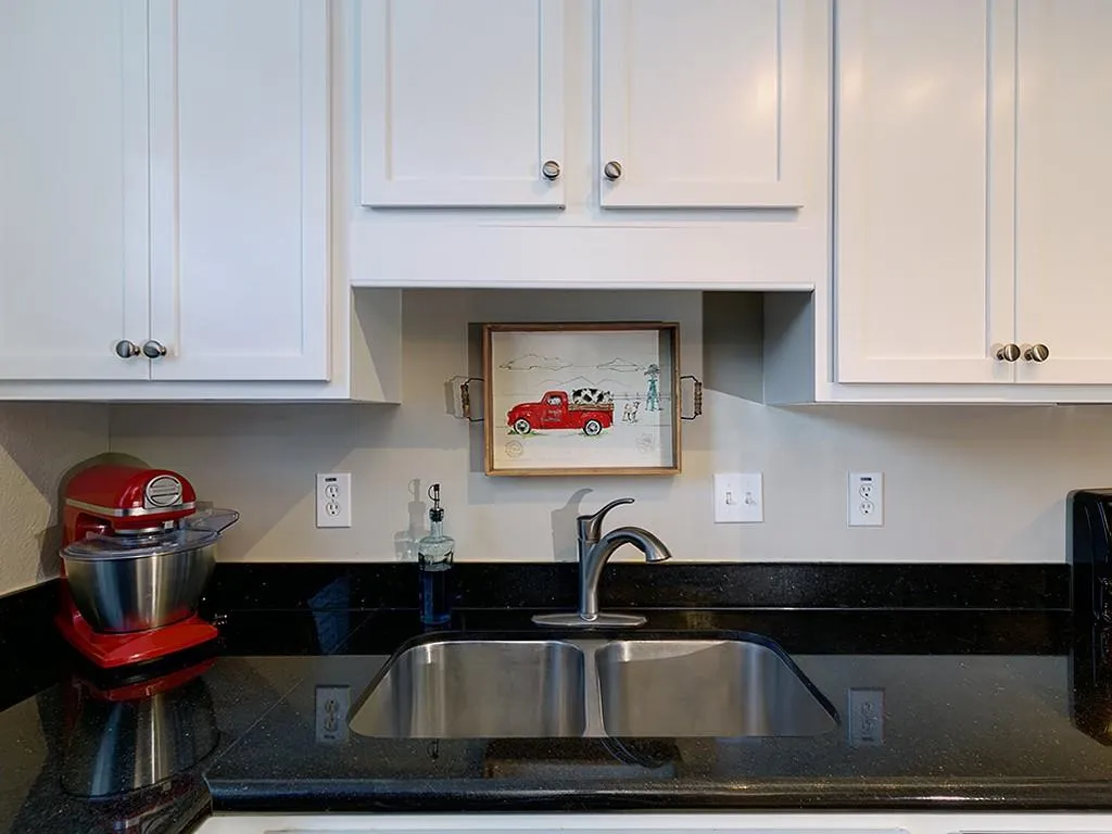 165 N River Drive Unit B, Sandy Springs, Georgia 30350, 2 Bedrooms Bedrooms, ,2 BathroomsBathrooms,Residential,Sold,165 N River Drive Unit B,6699994