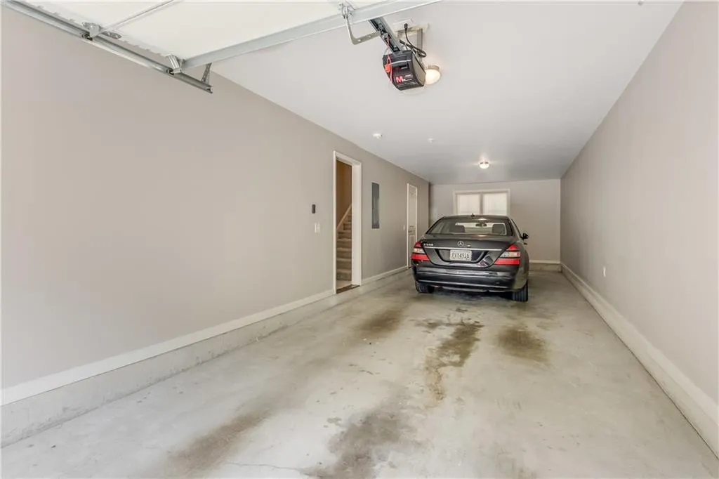 6415 Paulson Place, Sandy Springs, Georgia 30328, 3 Bedrooms Bedrooms, ,3 BathroomsBathrooms,Residential,Sold,6415 Paulson Place,6857536