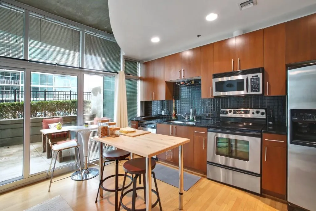 923 Peachtree Street Ne Unit 732, Atlanta, Georgia 30309, 1 Bedroom Bedrooms, ,1 BathroomBathrooms,Residential,Sold,923 Peachtree Street Ne Unit 732,5803734