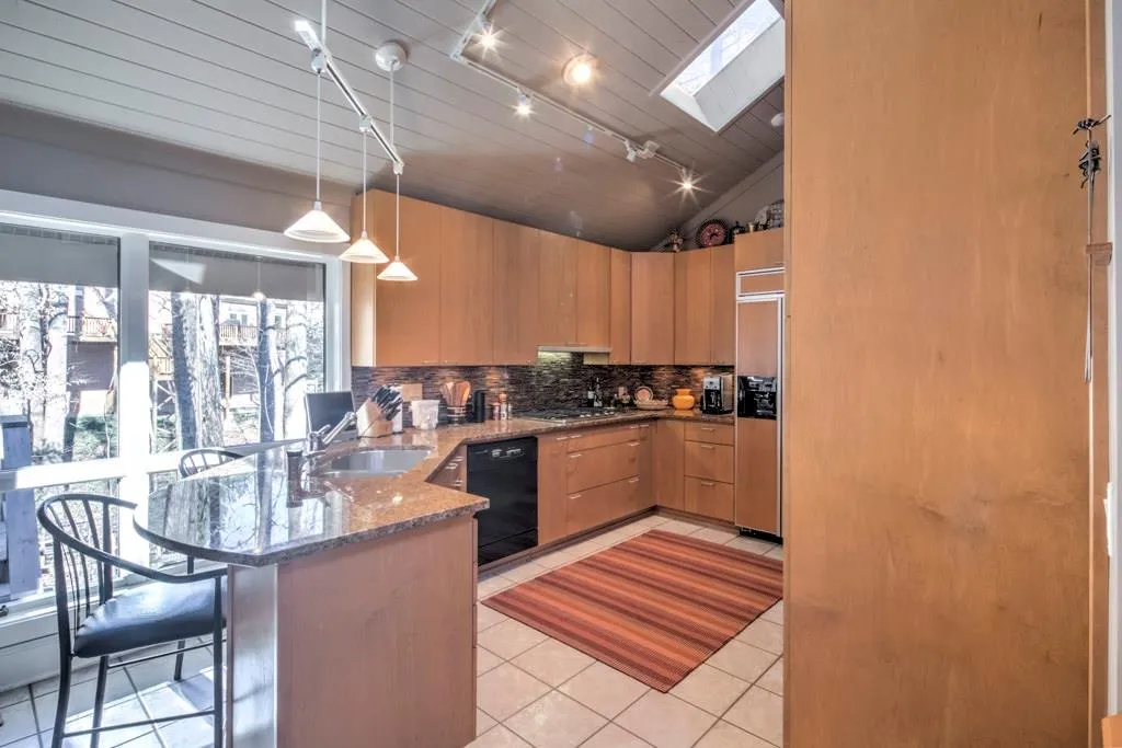 595 Idlewood Drive, Sandy Springs, Georgia 30327, 4 Bedrooms Bedrooms, ,3 BathroomsBathrooms,Residential,Sold,595 Idlewood Drive,5967934