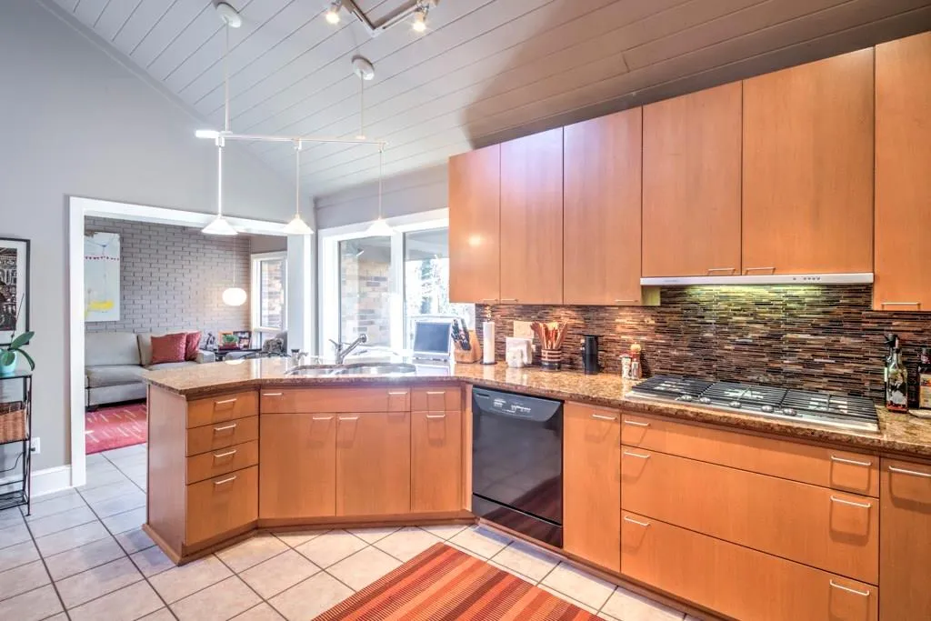 595 Idlewood Drive, Sandy Springs, Georgia 30327, 4 Bedrooms Bedrooms, ,3 BathroomsBathrooms,Residential,Sold,595 Idlewood Drive,5967934