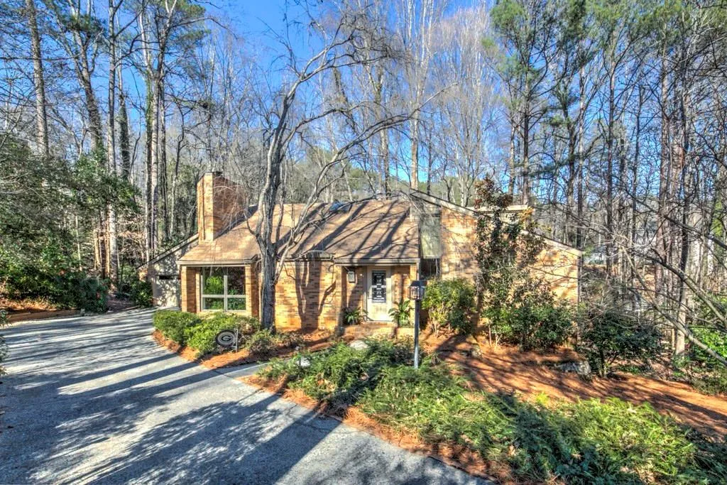 595 Idlewood Drive, Sandy Springs, Georgia 30327, 4 Bedrooms Bedrooms, ,3 BathroomsBathrooms,Residential,Sold,595 Idlewood Drive,5967934