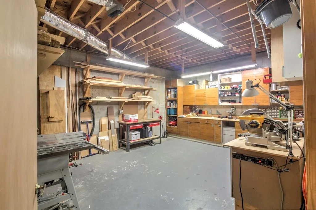 595 Idlewood Drive, Sandy Springs, Georgia 30327, 4 Bedrooms Bedrooms, ,3 BathroomsBathrooms,Residential,Sold,595 Idlewood Drive,5967934