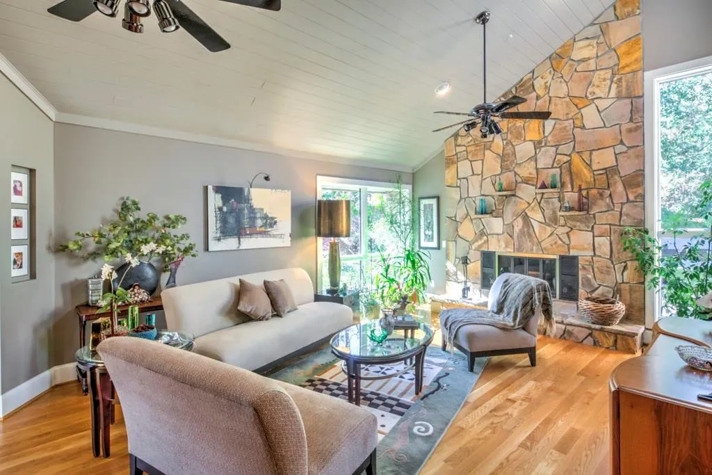 595 Idlewood Drive, Sandy Springs, Georgia 30327, 4 Bedrooms Bedrooms, ,3 BathroomsBathrooms,Residential,Sold,595 Idlewood Drive,5967934