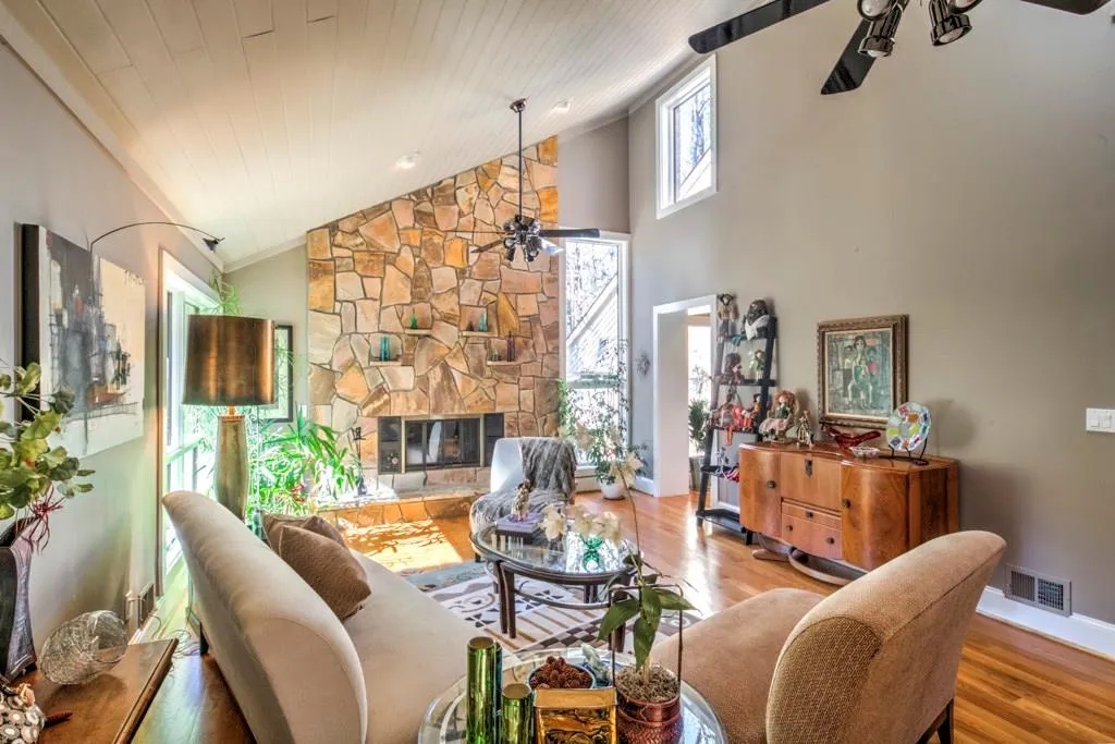 595 Idlewood Drive, Sandy Springs, Georgia 30327, 4 Bedrooms Bedrooms, ,3 BathroomsBathrooms,Residential,Sold,595 Idlewood Drive,5967934