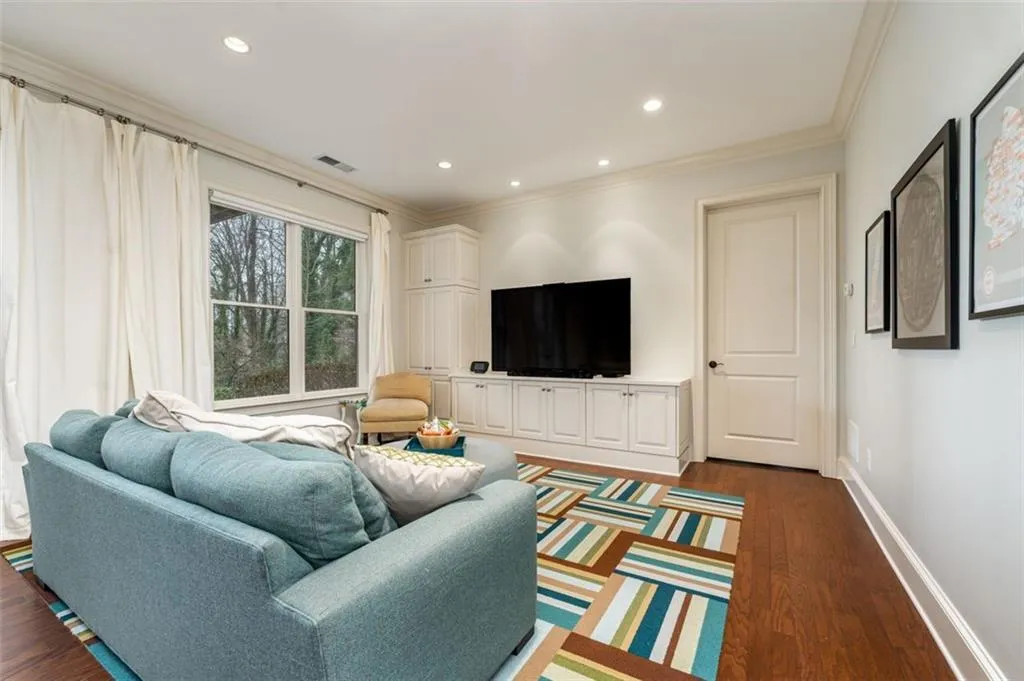 197 Stewart Drive, Atlanta, Georgia 30342, 5 Bedrooms Bedrooms, ,5 BathroomsBathrooms,Residential,Sold,197 Stewart Drive,7164266