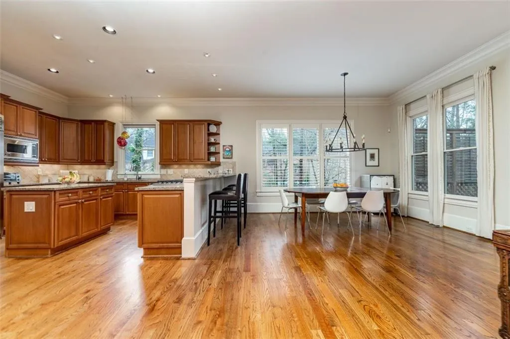 197 Stewart Drive, Atlanta, Georgia 30342, 5 Bedrooms Bedrooms, ,5 BathroomsBathrooms,Residential,Sold,197 Stewart Drive,7164266