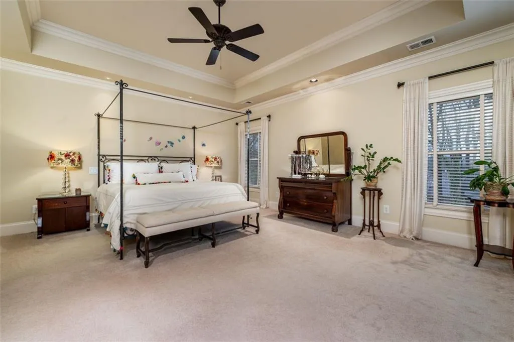 197 Stewart Drive, Atlanta, Georgia 30342, 5 Bedrooms Bedrooms, ,5 BathroomsBathrooms,Residential,Sold,197 Stewart Drive,7164266
