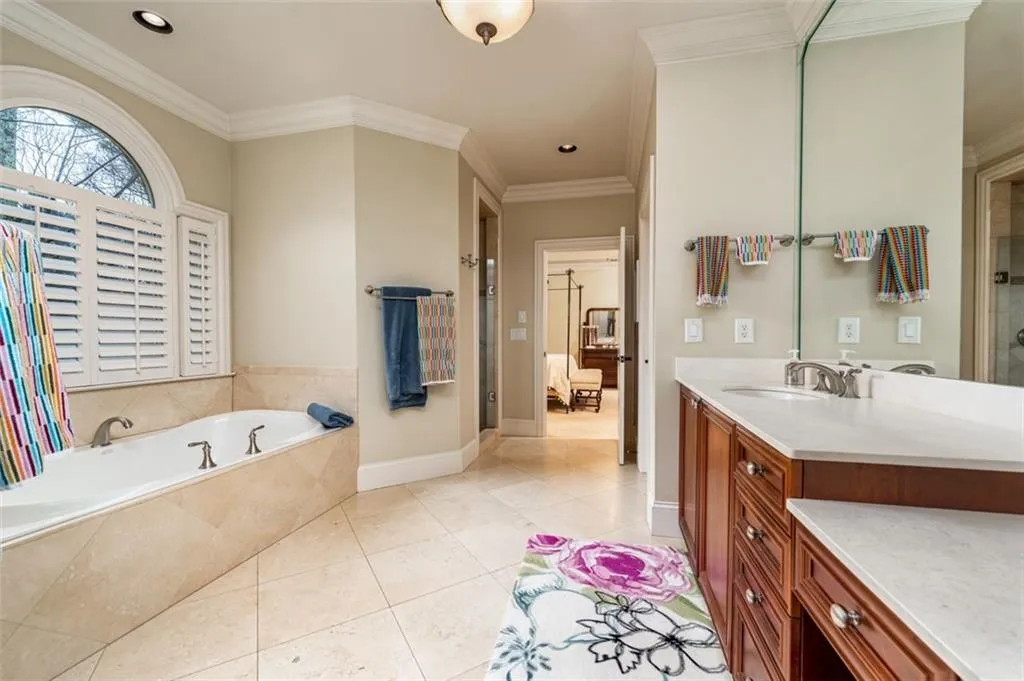 197 Stewart Drive, Atlanta, Georgia 30342, 5 Bedrooms Bedrooms, ,5 BathroomsBathrooms,Residential,Sold,197 Stewart Drive,7164266