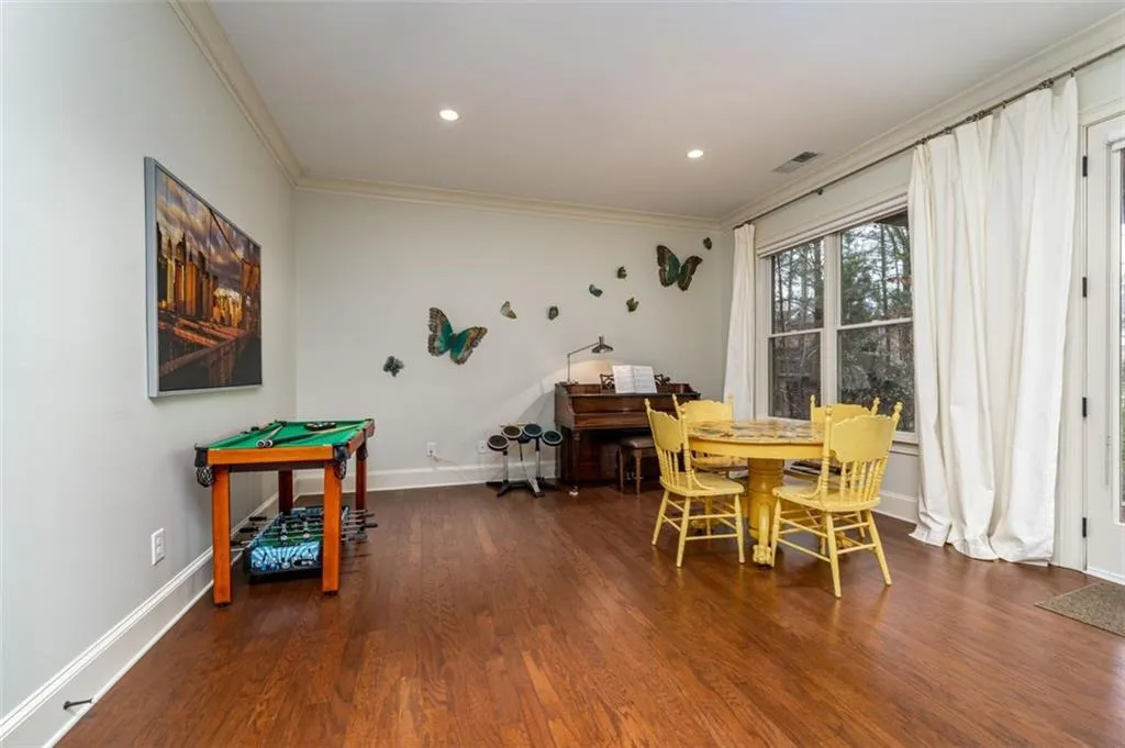 197 Stewart Drive, Atlanta, Georgia 30342, 5 Bedrooms Bedrooms, ,5 BathroomsBathrooms,Residential,Sold,197 Stewart Drive,7164266