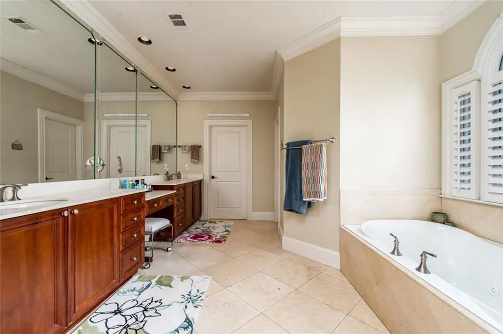 197 Stewart Drive, Atlanta, Georgia 30342, 5 Bedrooms Bedrooms, ,5 BathroomsBathrooms,Residential,Sold,197 Stewart Drive,7164266