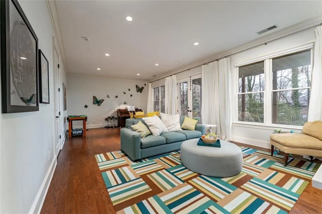197 Stewart Drive, Atlanta, Georgia 30342, 5 Bedrooms Bedrooms, ,5 BathroomsBathrooms,Residential,Sold,197 Stewart Drive,7164266