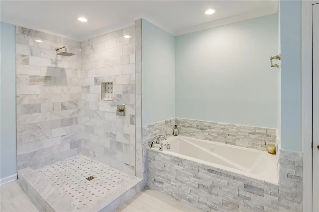 6805 Lisa Lane, Sandy Springs, Georgia 30338, 5 Bedrooms Bedrooms, ,3 BathroomsBathrooms,Residential,Sold,6805 Lisa Lane,7069770