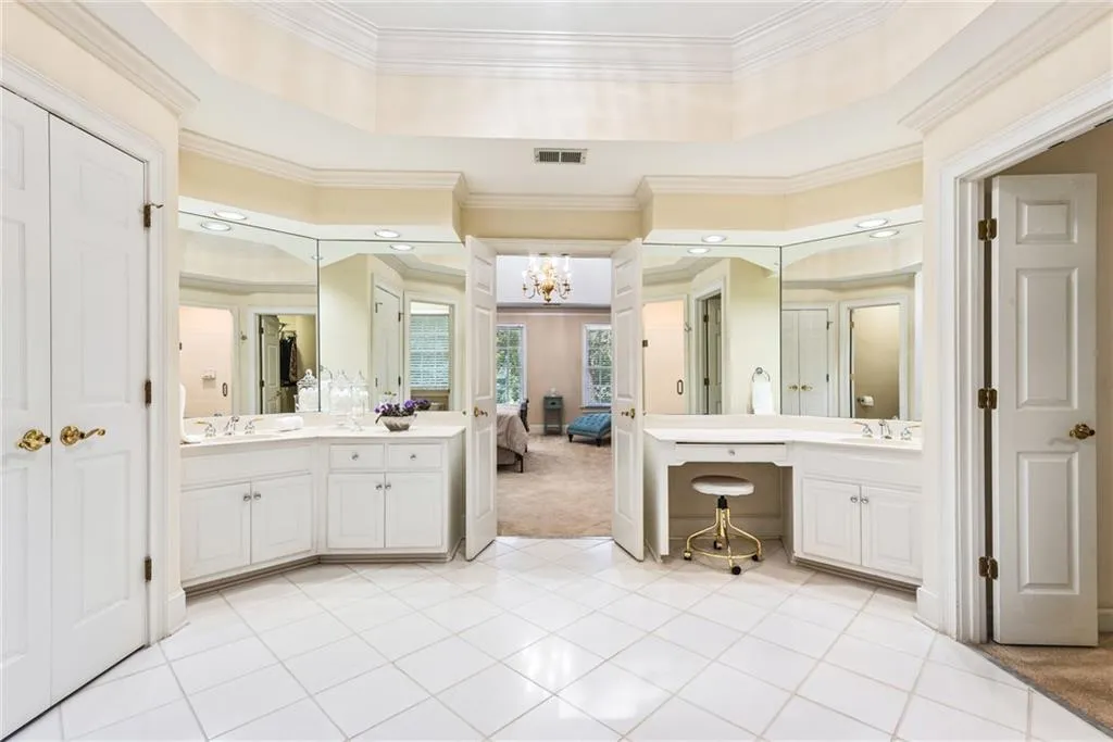 85 Wing Mill Road, Sandy Springs, Georgia 30350, 5 Bedrooms Bedrooms, ,4 BathroomsBathrooms,Residential,Sold,85 Wing Mill Road,6619162