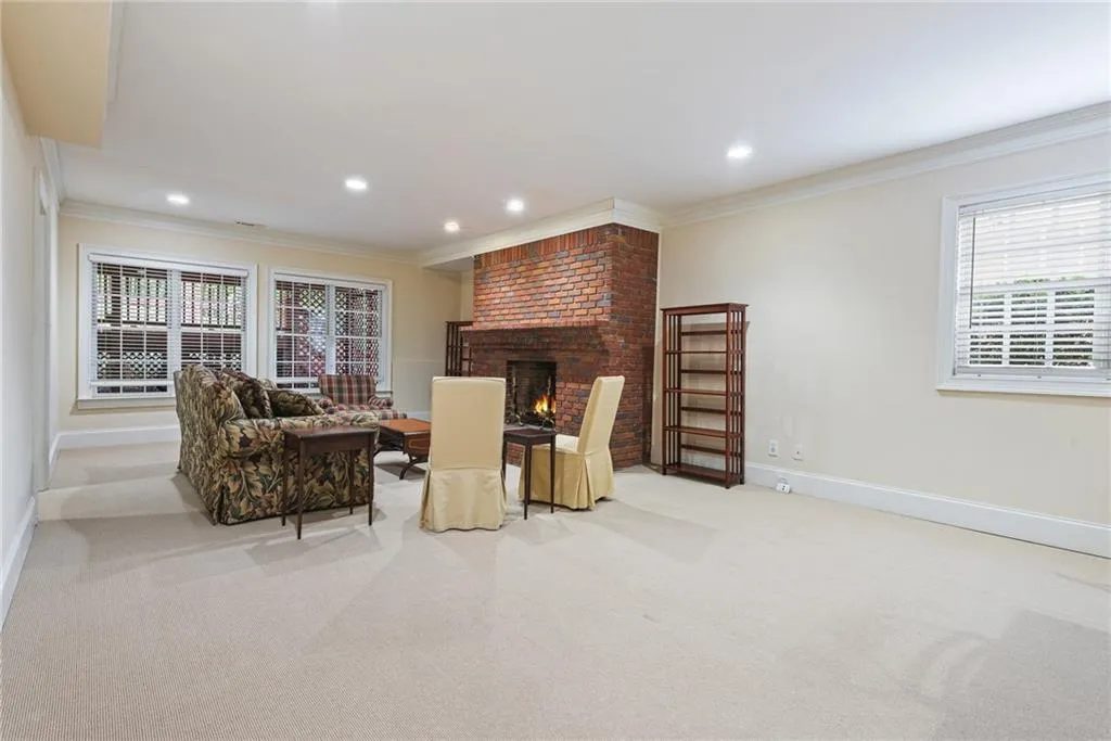 85 Wing Mill Road, Sandy Springs, Georgia 30350, 5 Bedrooms Bedrooms, ,4 BathroomsBathrooms,Residential,Sold,85 Wing Mill Road,6619162