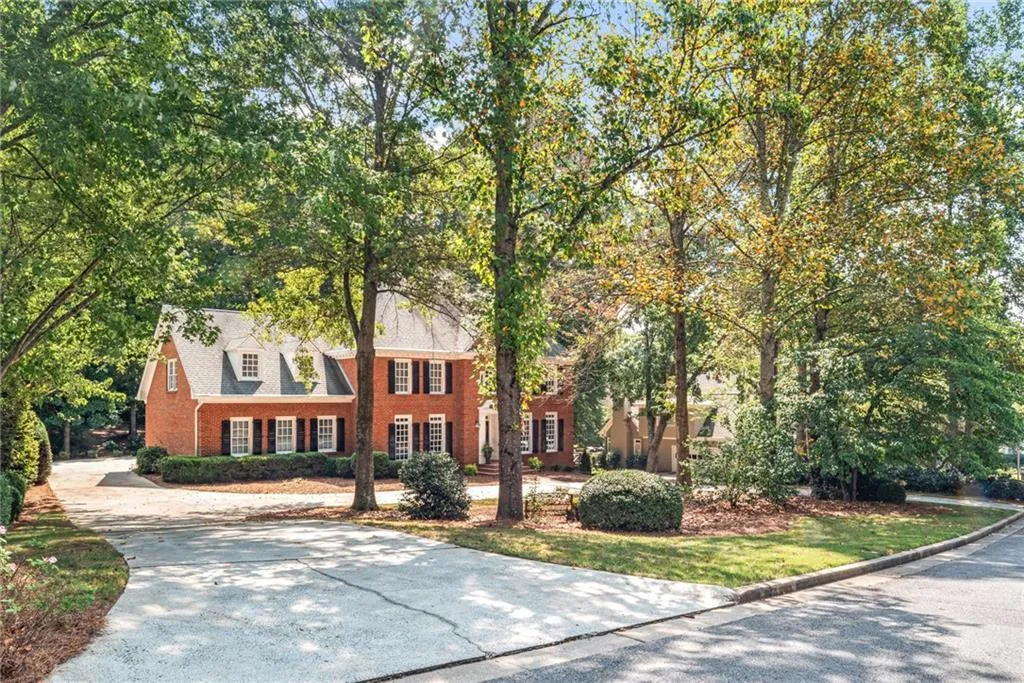 85 Wing Mill Road, Sandy Springs, Georgia 30350, 5 Bedrooms Bedrooms, ,4 BathroomsBathrooms,Residential,Sold,85 Wing Mill Road,6619162