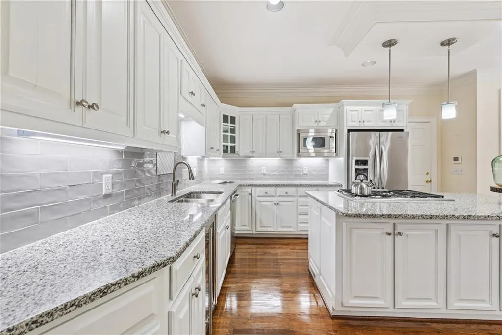 85 Wing Mill Road, Sandy Springs, Georgia 30350, 5 Bedrooms Bedrooms, ,4 BathroomsBathrooms,Residential,Sold,85 Wing Mill Road,6619162