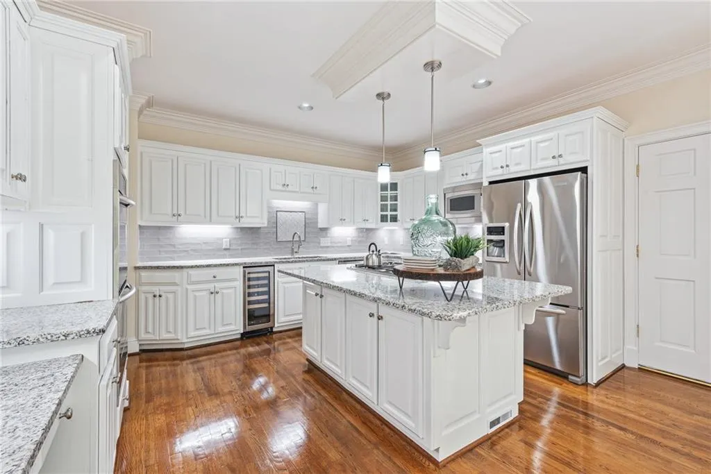 85 Wing Mill Road, Sandy Springs, Georgia 30350, 5 Bedrooms Bedrooms, ,4 BathroomsBathrooms,Residential,Sold,85 Wing Mill Road,6619162
