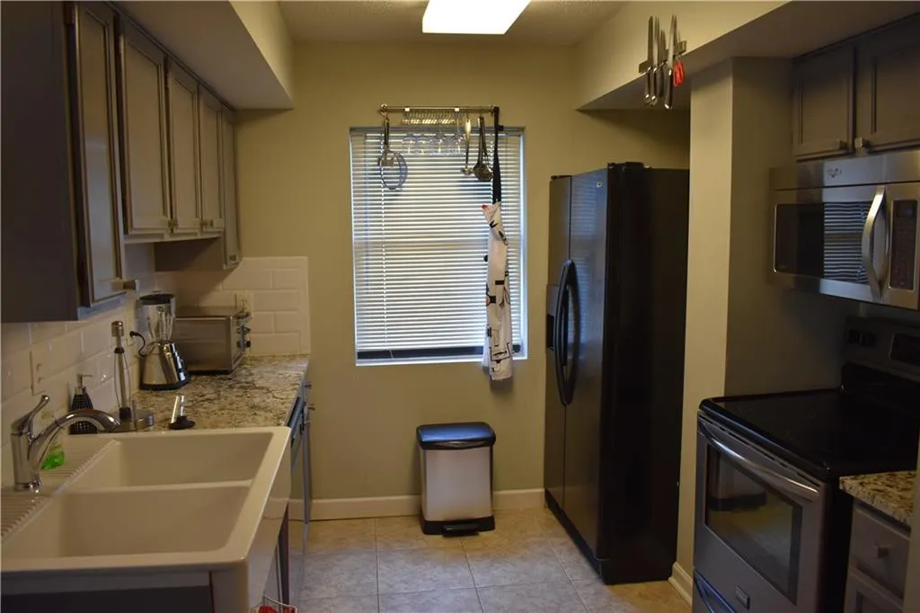 795 Hammond Drive Unit 212, Sandy Springs, Georgia 30328, 1 Bedroom Bedrooms, ,1 BathroomBathrooms,Residential,Sold,795 Hammond Drive Unit 212,6057673