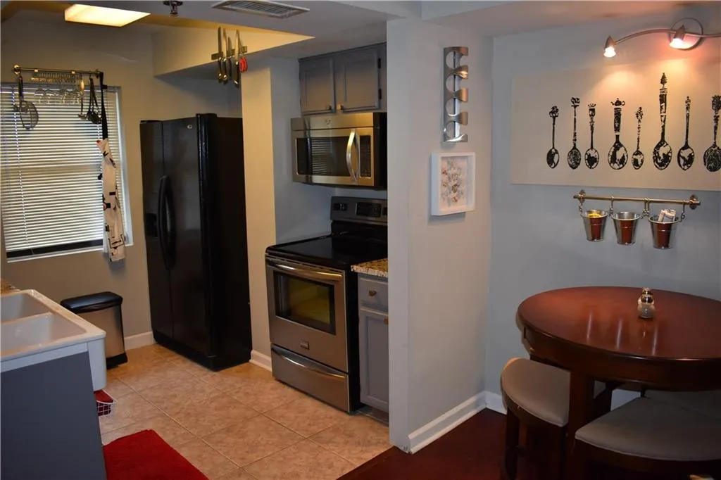 795 Hammond Drive Unit 212, Sandy Springs, Georgia 30328, 1 Bedroom Bedrooms, ,1 BathroomBathrooms,Residential,Sold,795 Hammond Drive Unit 212,6057673