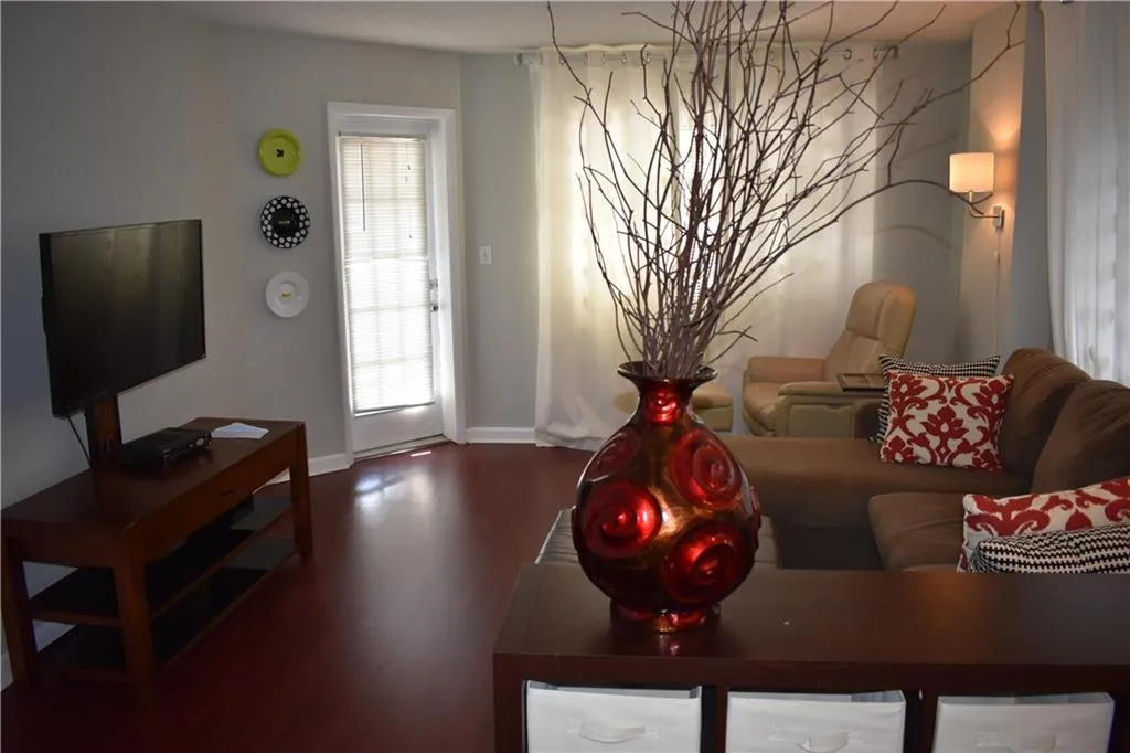 795 Hammond Drive Unit 212, Sandy Springs, Georgia 30328, 1 Bedroom Bedrooms, ,1 BathroomBathrooms,Residential,Sold,795 Hammond Drive Unit 212,6057673