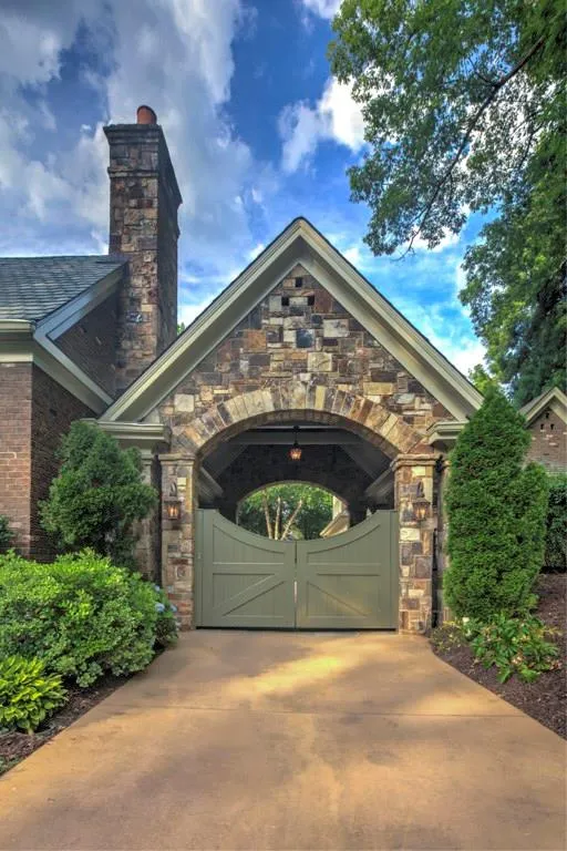 109 Blackland Road Nw, Atlanta, Georgia 30342, 6 Bedrooms Bedrooms, ,6 BathroomsBathrooms,Residential,Sold,109 Blackland Road Nw,5852772