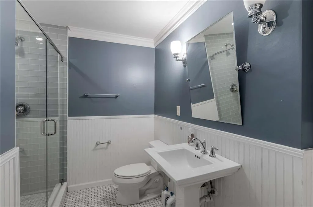 5300 New London, Sandy Springs, Georgia 30327, 5 Bedrooms Bedrooms, ,3 BathroomsBathrooms,Residential,Sold,5300 New London,7428514