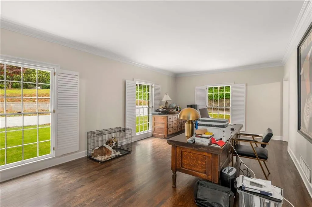 5300 New London, Sandy Springs, Georgia 30327, 5 Bedrooms Bedrooms, ,3 BathroomsBathrooms,Residential,Sold,5300 New London,7428514