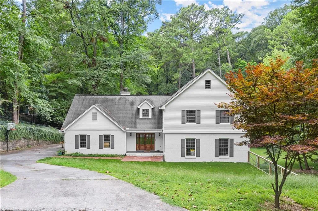 5300 New London, Sandy Springs, Georgia 30327, 5 Bedrooms Bedrooms, ,3 BathroomsBathrooms,Residential,Sold,5300 New London,7428514